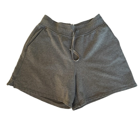 Lululemon sweatpants short - Picture 1 of 4